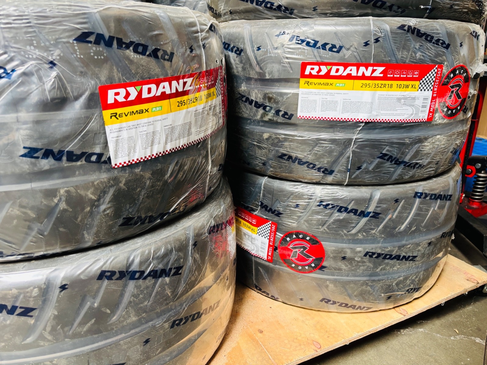 4x Rydanz Shibatire 295/35R18 Revimax R31 Red Label 200TW Motorsport Track Tires