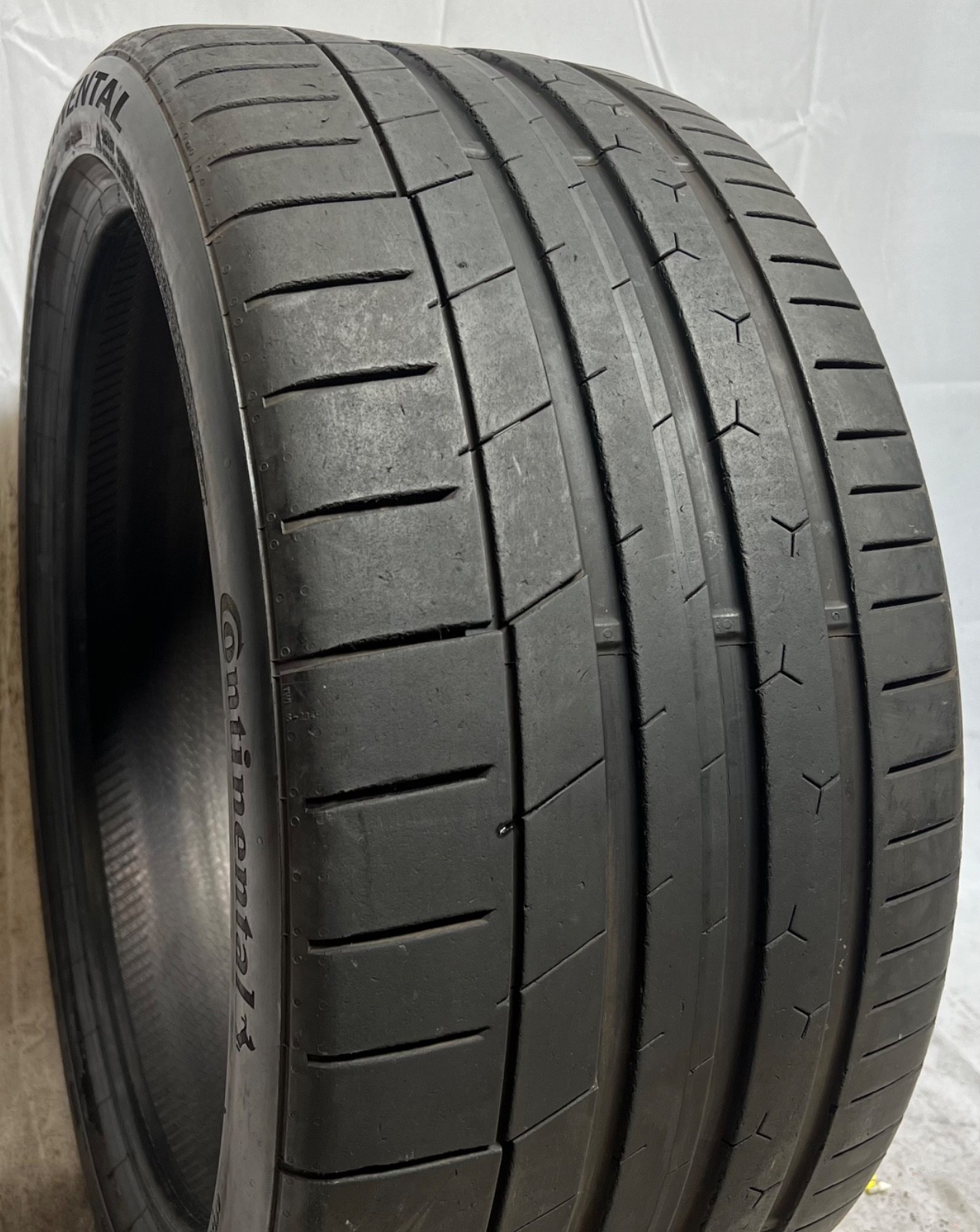 1 – NO REPAIRS 275/35ZR20 XL (102Y) Continental ExtremeContact Sport – 7130