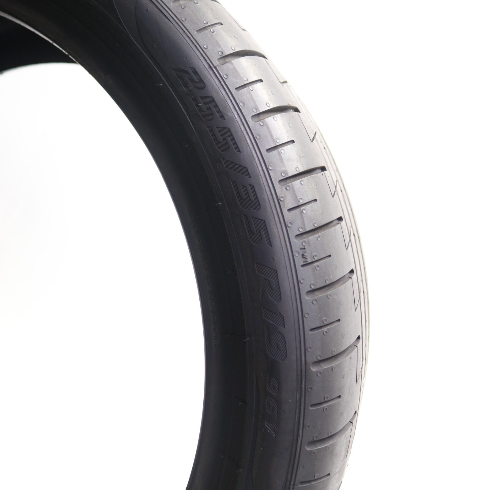 Set of 2 Used 255/35R19 Pirelli P Zero PZ4 MO – 96Y – 7-7.5/32
