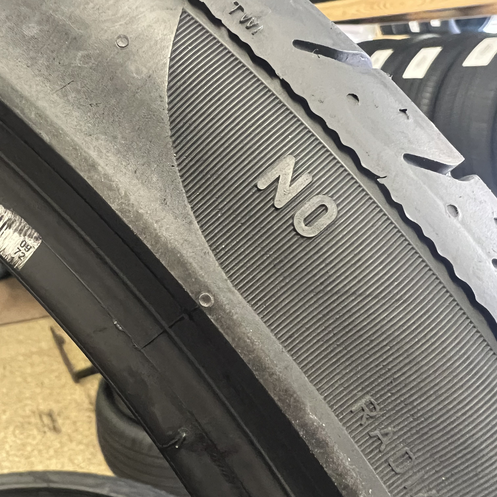 1 LikeNEW Tire Pirelli P Zero PZ4 NO 315/30/22 315/30ZR22 3153022 107Y NO Patch