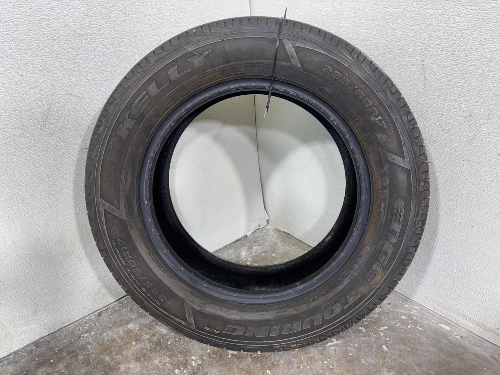 Used Tire 235/60R17 Kelly Edge Touring A/S 102H – 9/32