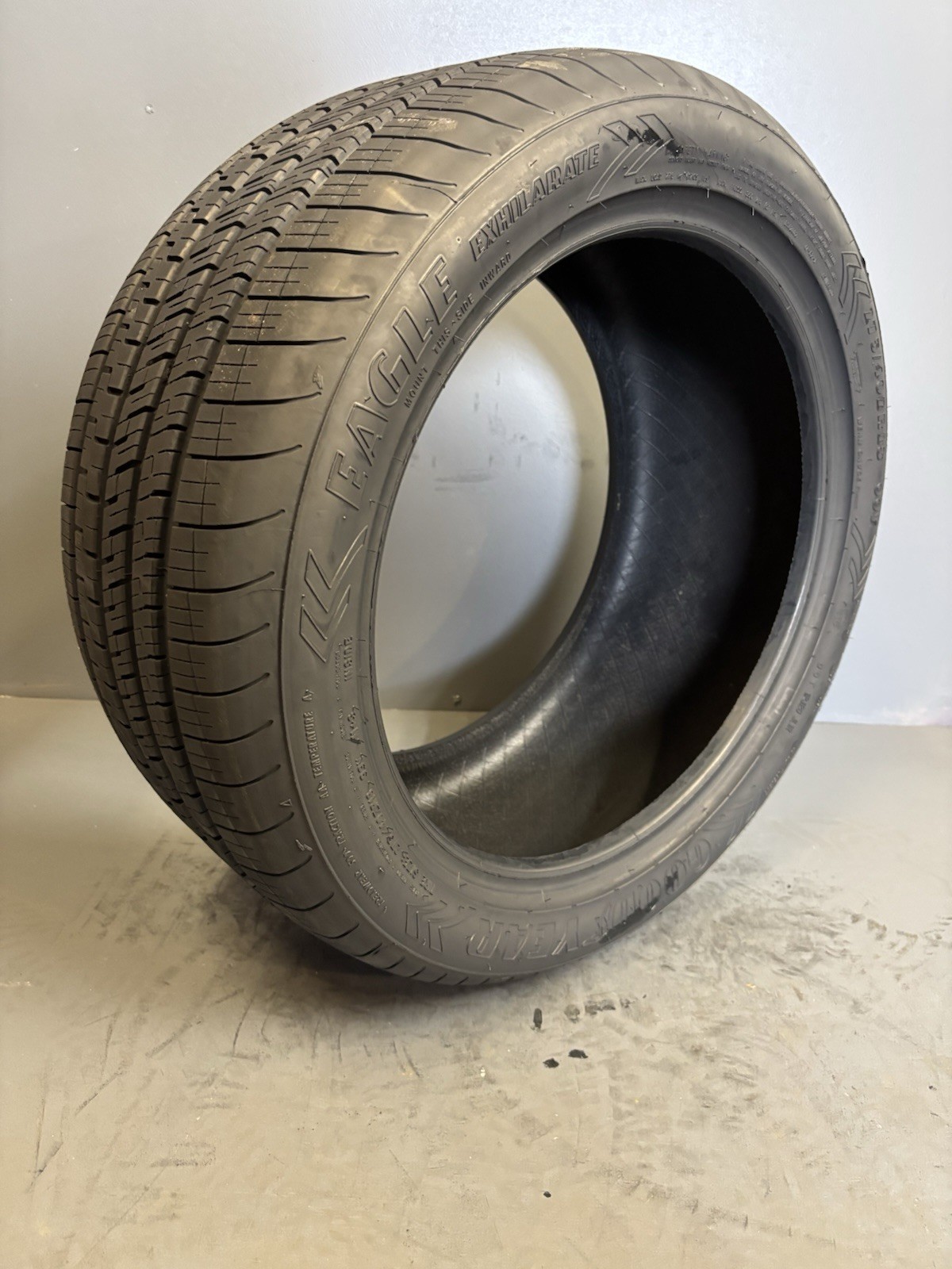 275/40zr18 Goodyear Eagle Exhilarate Dot0124 10/32 No Patches Or Plugs