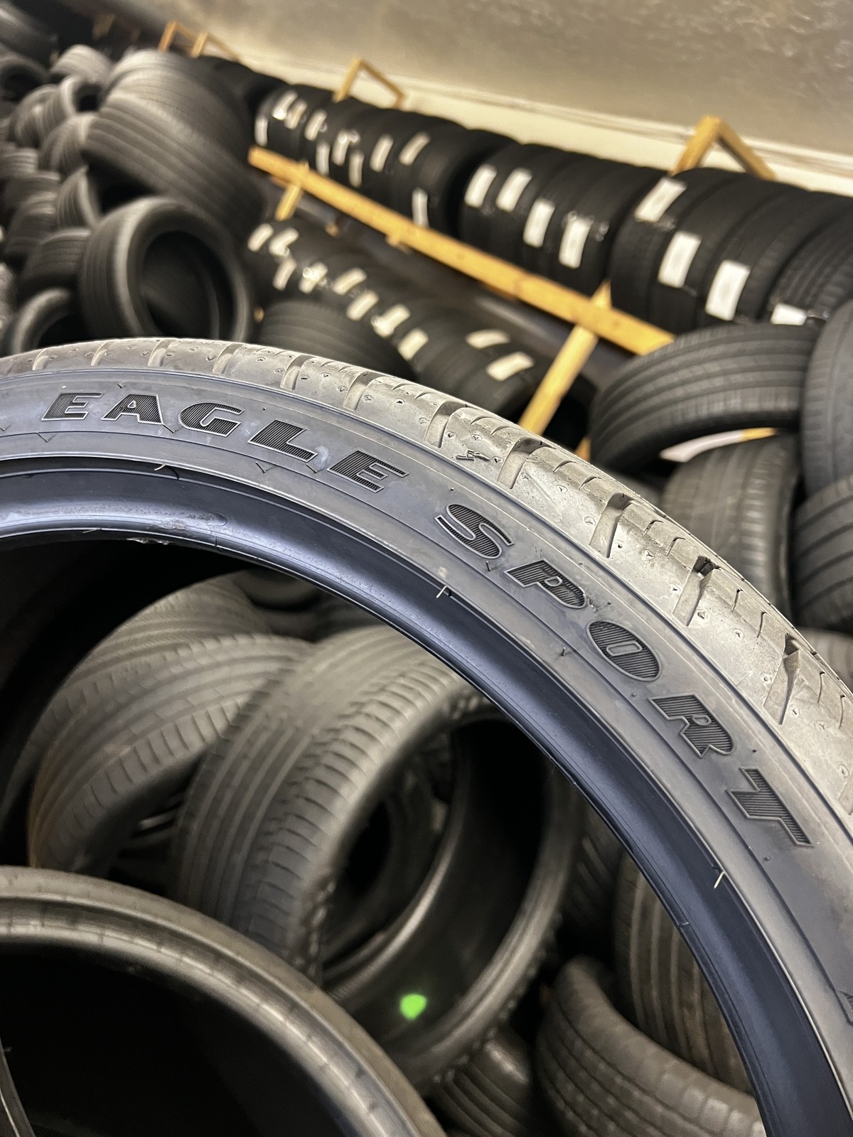 1 Tire Goodyear Eagle Sport AO SoundComfort 265/35R21 101H DOT.0623 9.25/32