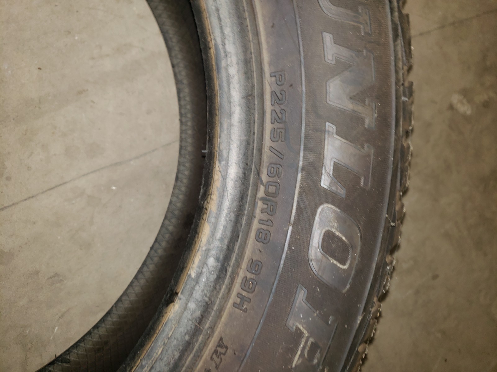 New 225/60R18 Dunlop Grandtrek AT20 99H – 10/32
