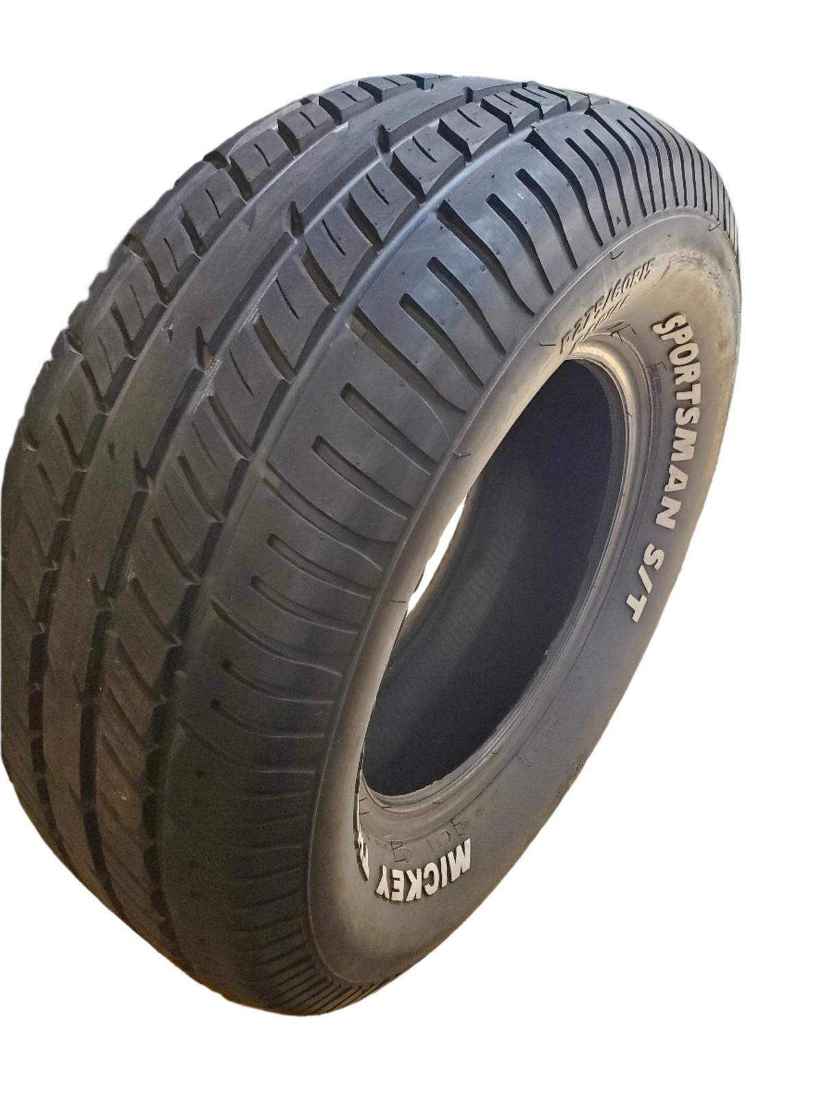 MICKEY THOMPSON SPORTSMAN S/T RWL P 275 60 15 107T ALL SEASON TIRE 321008001