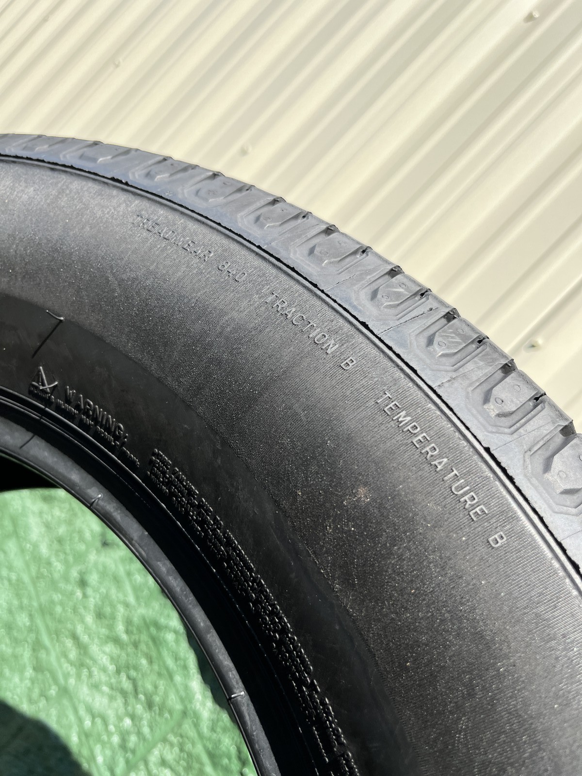 1 Tire Michelin Defender 2 255/65R18 111H DOT.2724 8.25/32 NO Patch