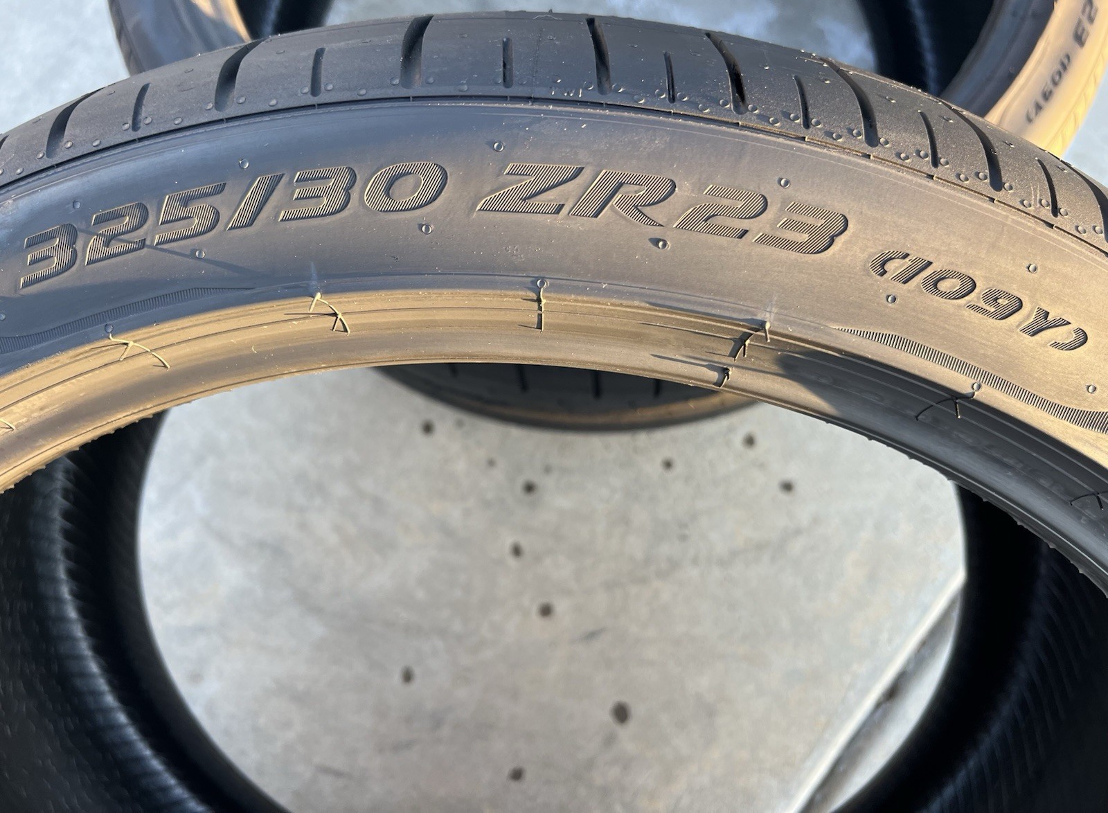 Set of TWO BRAND NEW 325/30ZR23 (109Y) Pirelli P Zero PZ4 Sport A8A Tires