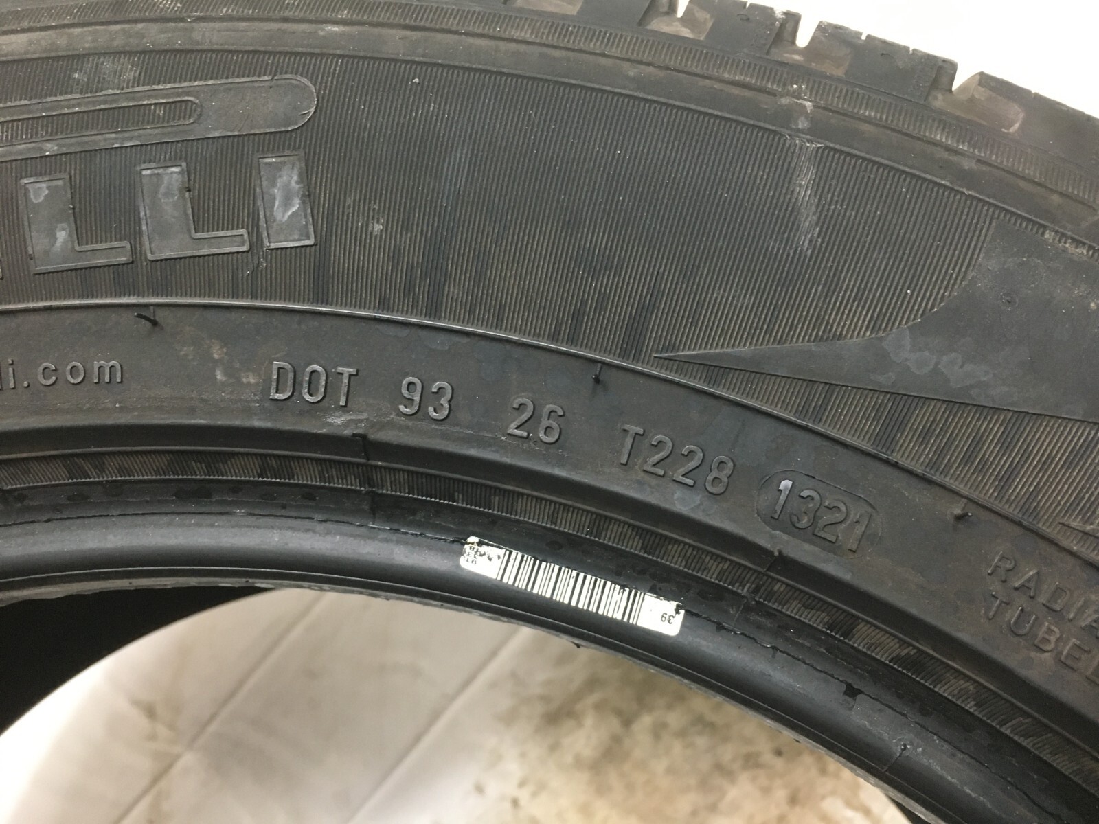 [1] Pirelli Scorpion Verde A/S Run Flat P255/55R19 255 55 19 Tire 6.5-8.0/32