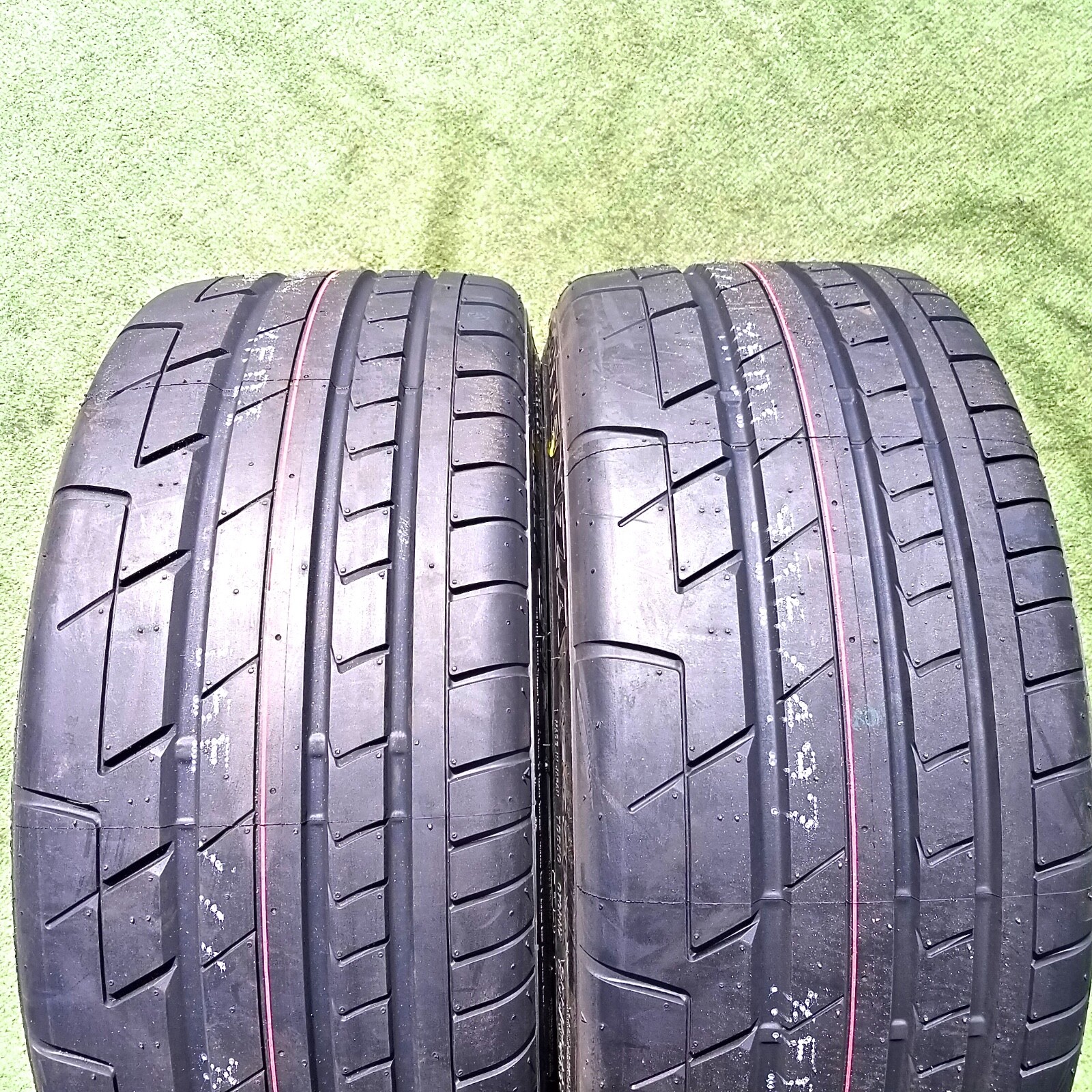 255/40ZRF20 Bridgestone Potenza RE070R Tires RFT 255 40 20 Nissan GTR 255/40R20