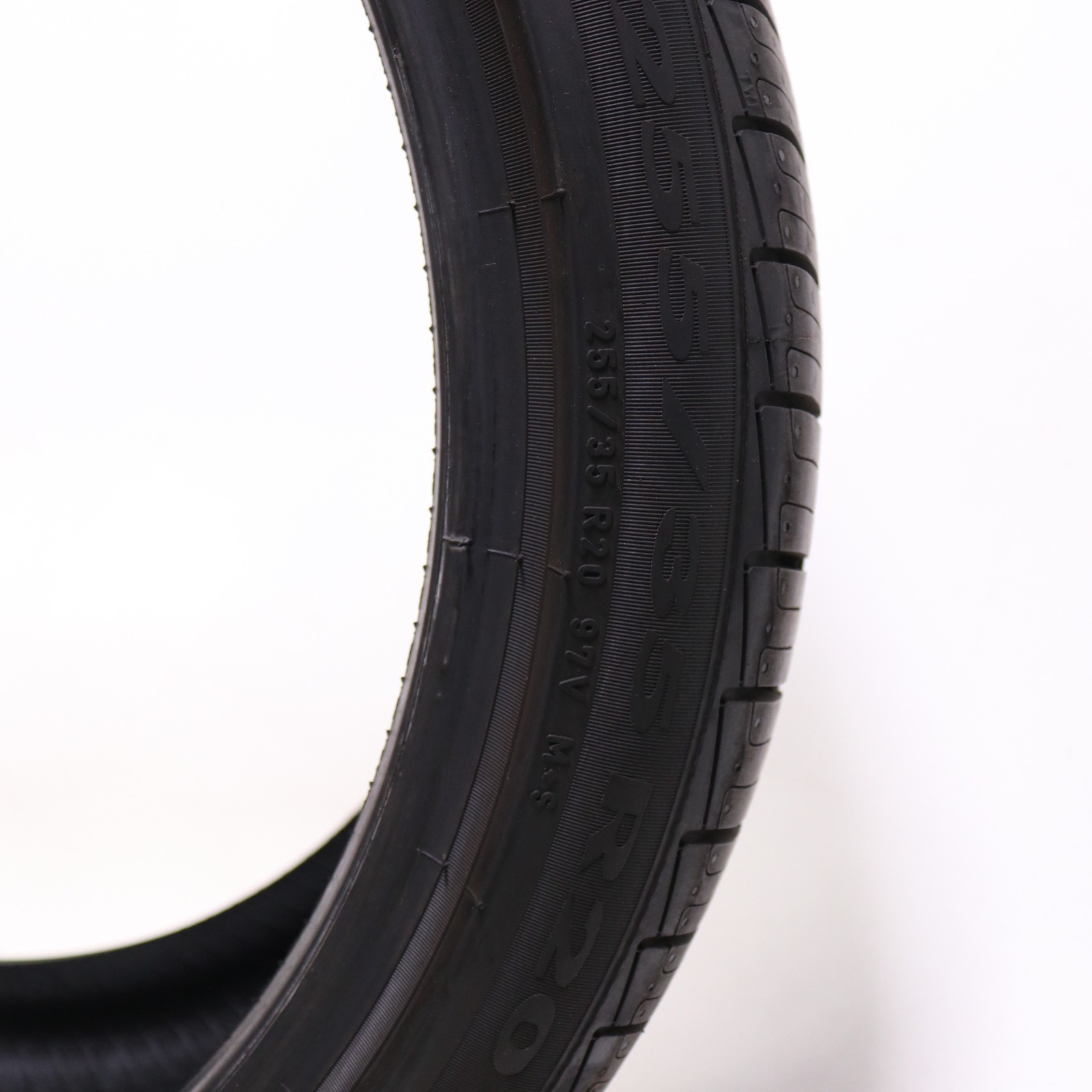 Set of 2 Used 255/35R20 Pirelli Cinturato P7 All Season VOL 97V 10/32 No Repairs