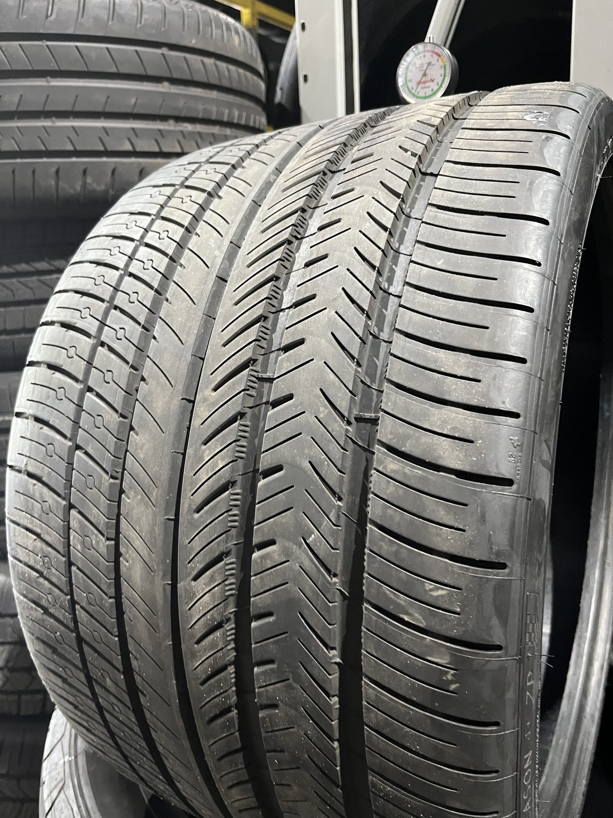 Michelin Pilot Sport All Season 4+ ZP 345/25ZR21 104Y DOT.0625 8.25/32 NO Patch