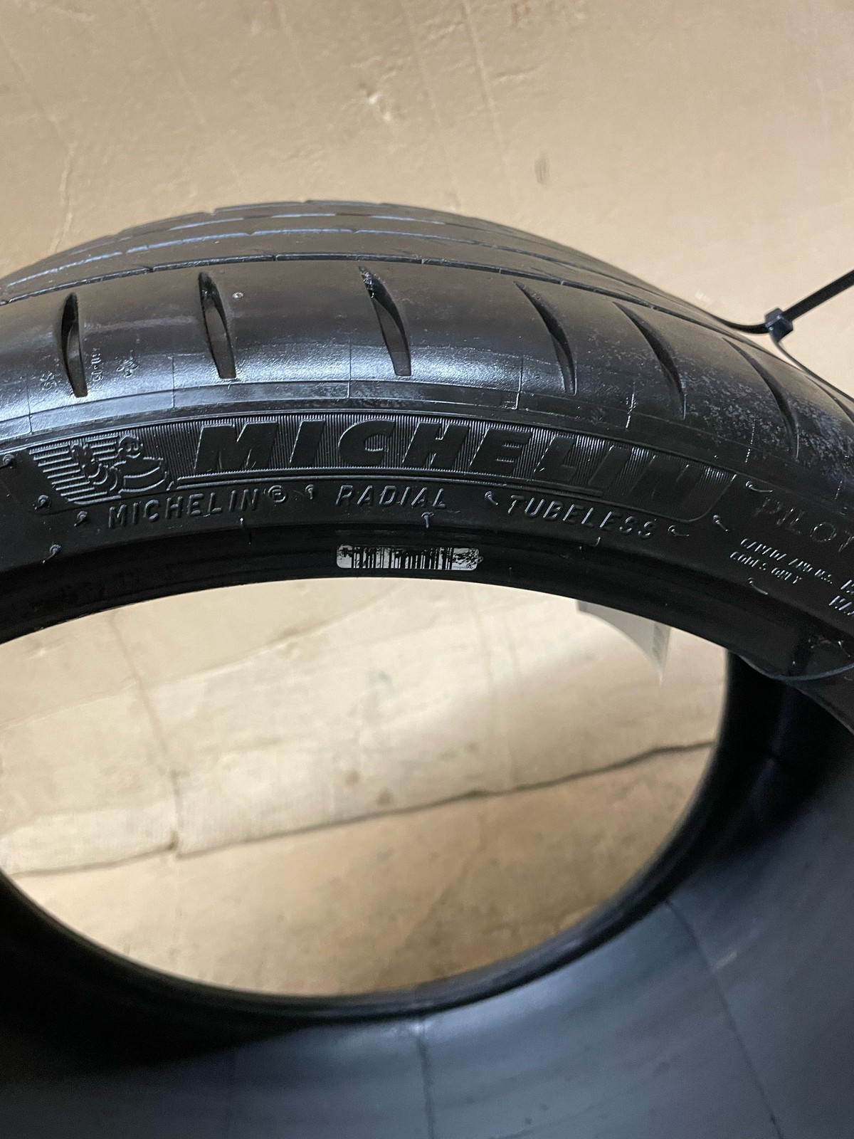 Michelin Pilot Sport 4S 265/30ZR19 93Y Extra Load DOT 6424 Tire