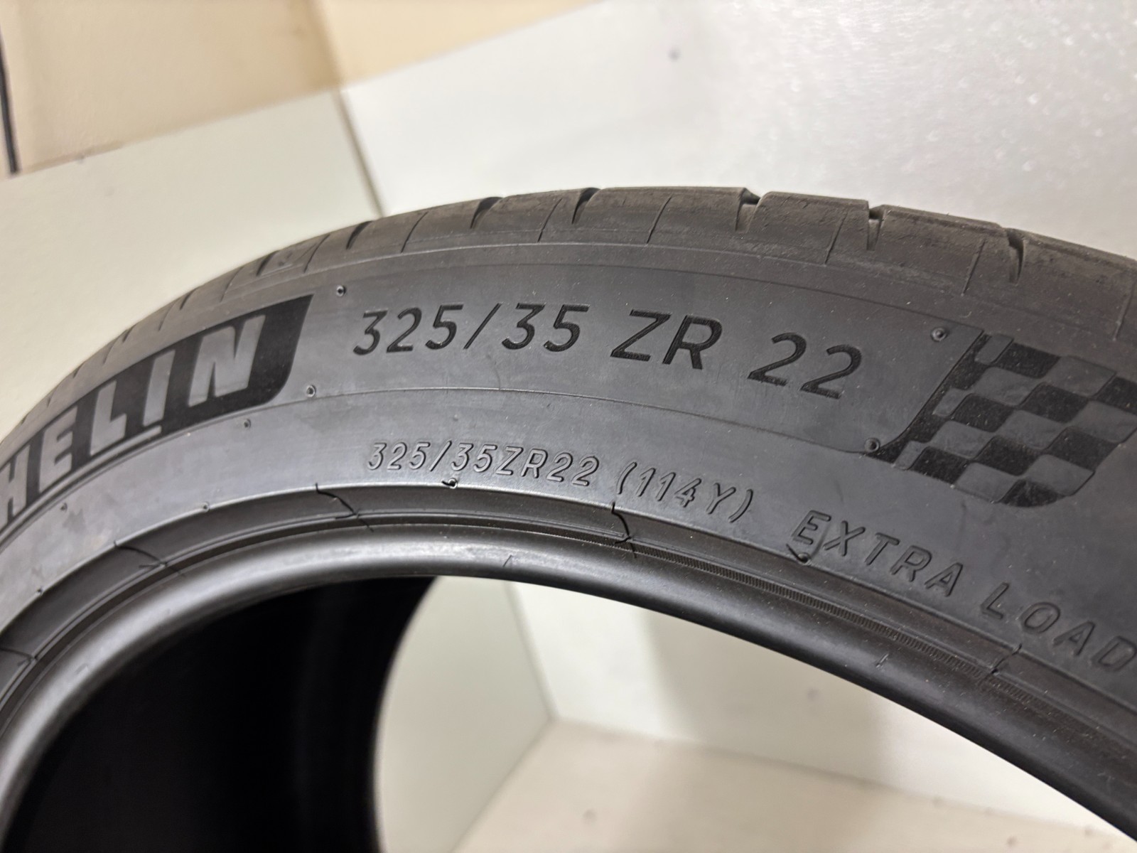 NO SHIPPING ONLY LOCAL PICK UP 2 Tires 325 35 22 Michelin Pilot Sport 4S MO1