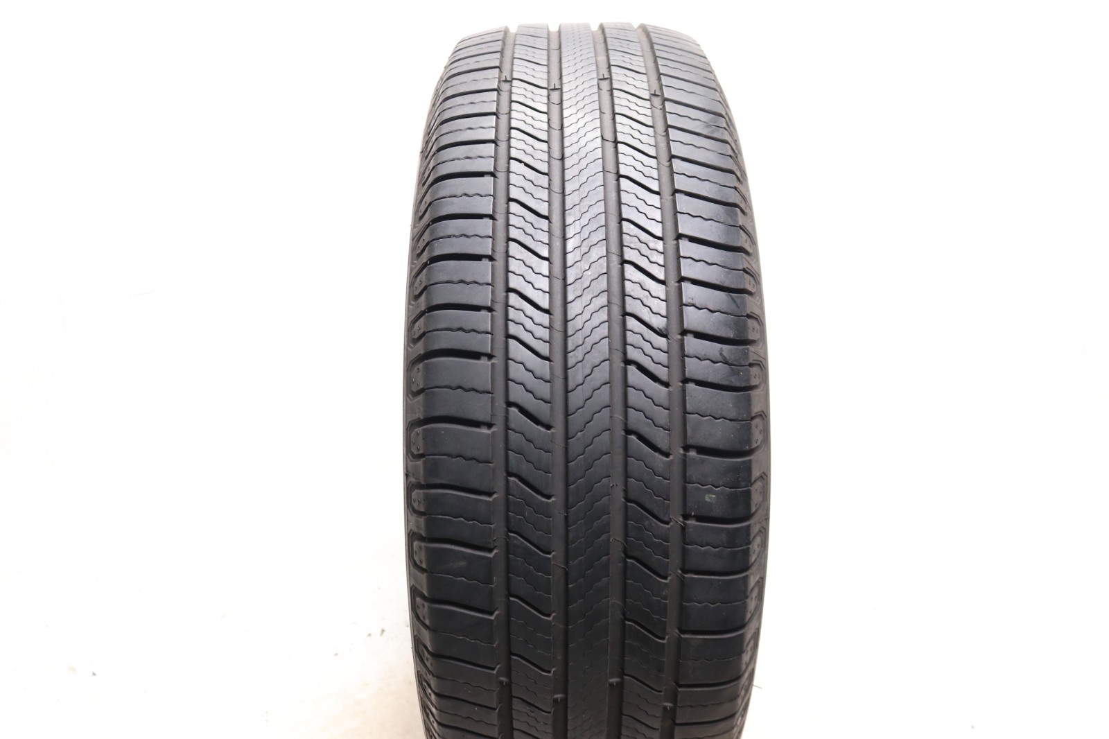 Set of 2 Used 235/60R18 Michelin Defender 2 – 107H – 8-8.5/32