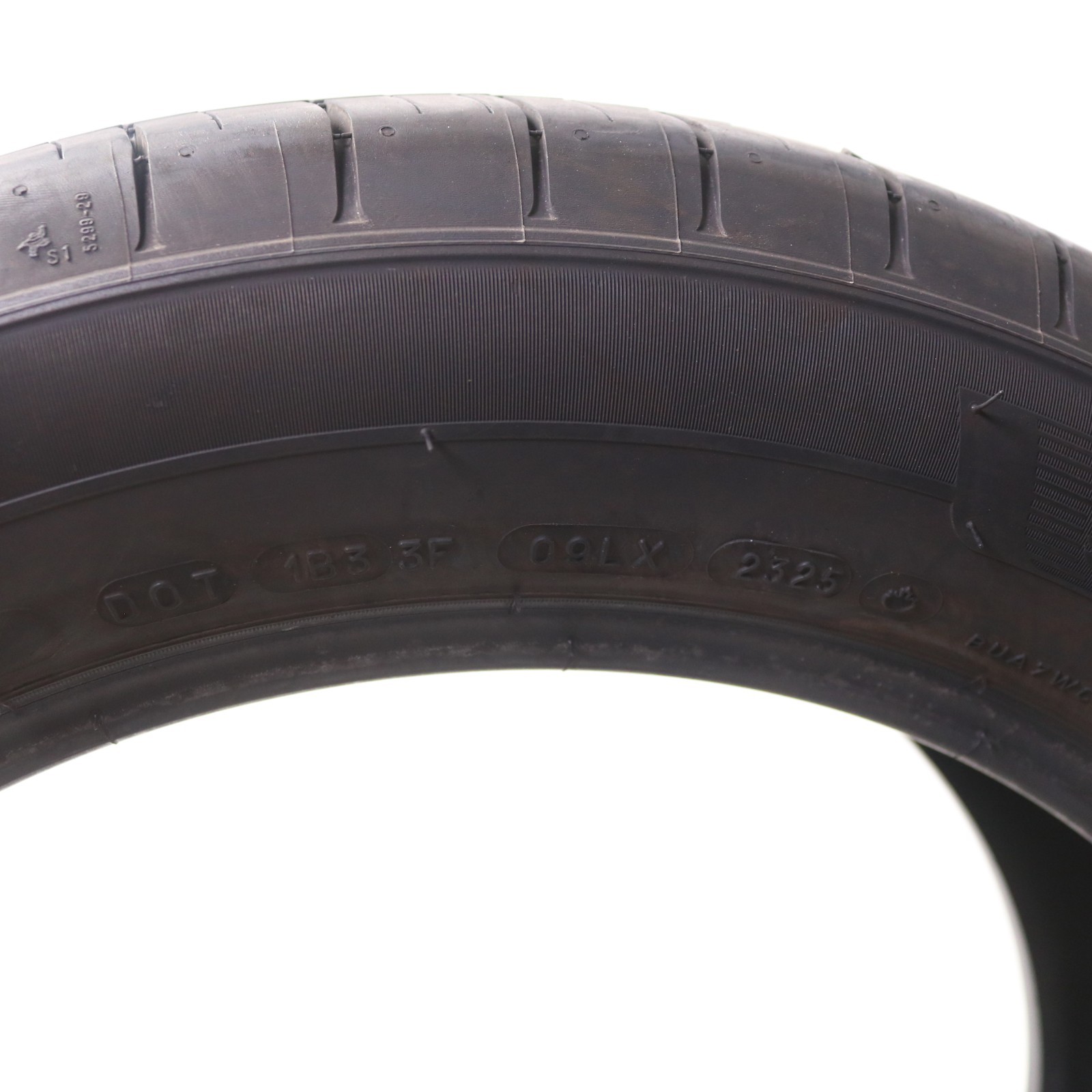 Set of 2 Used 215/55R17 Michelin Primacy A/S – 94V – 7.5/32 No Repairs