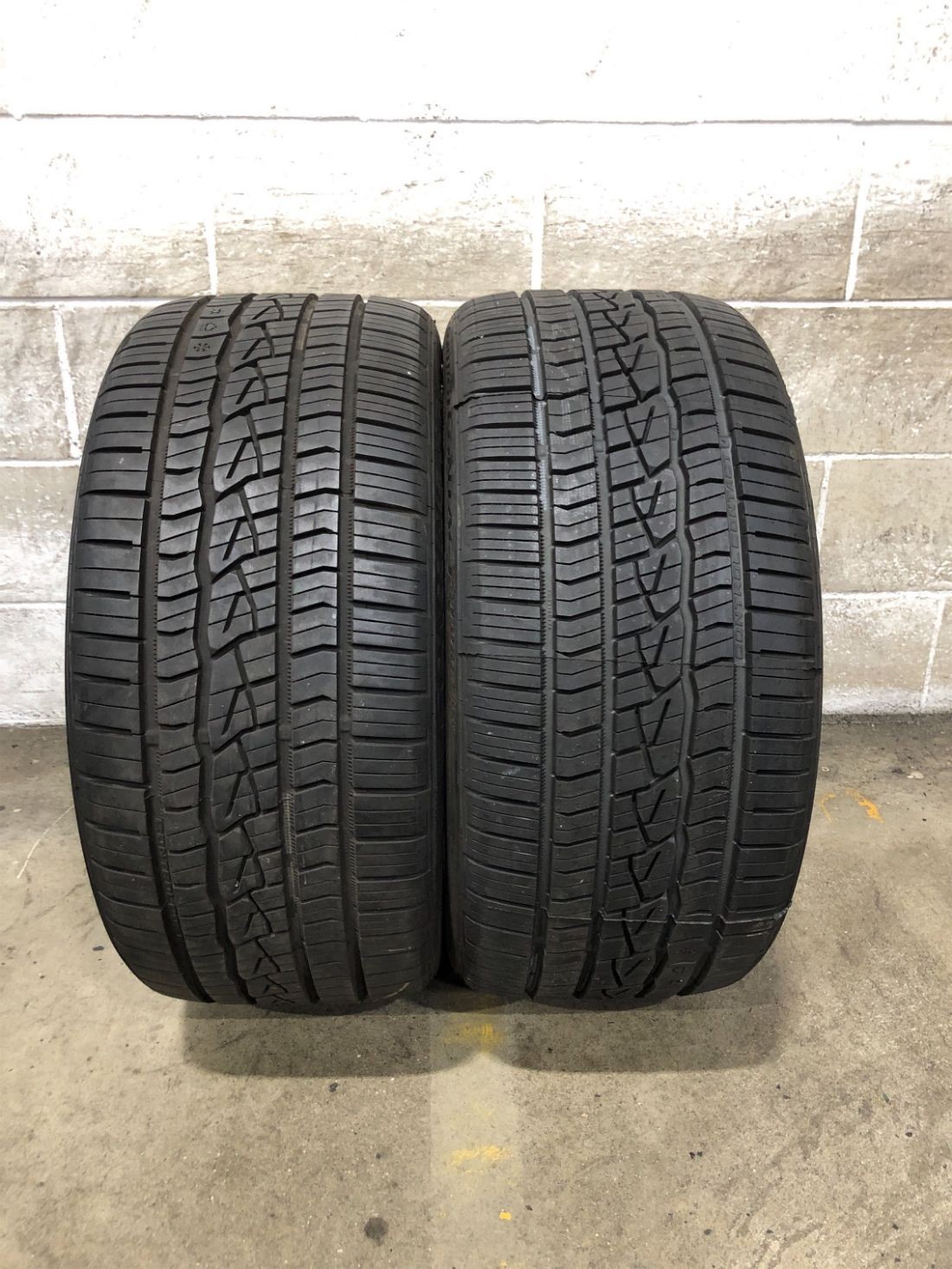 2x P255/35R19 Continental ControlContact Sport SRS+ 9-10/32 96 Y Used Tires
