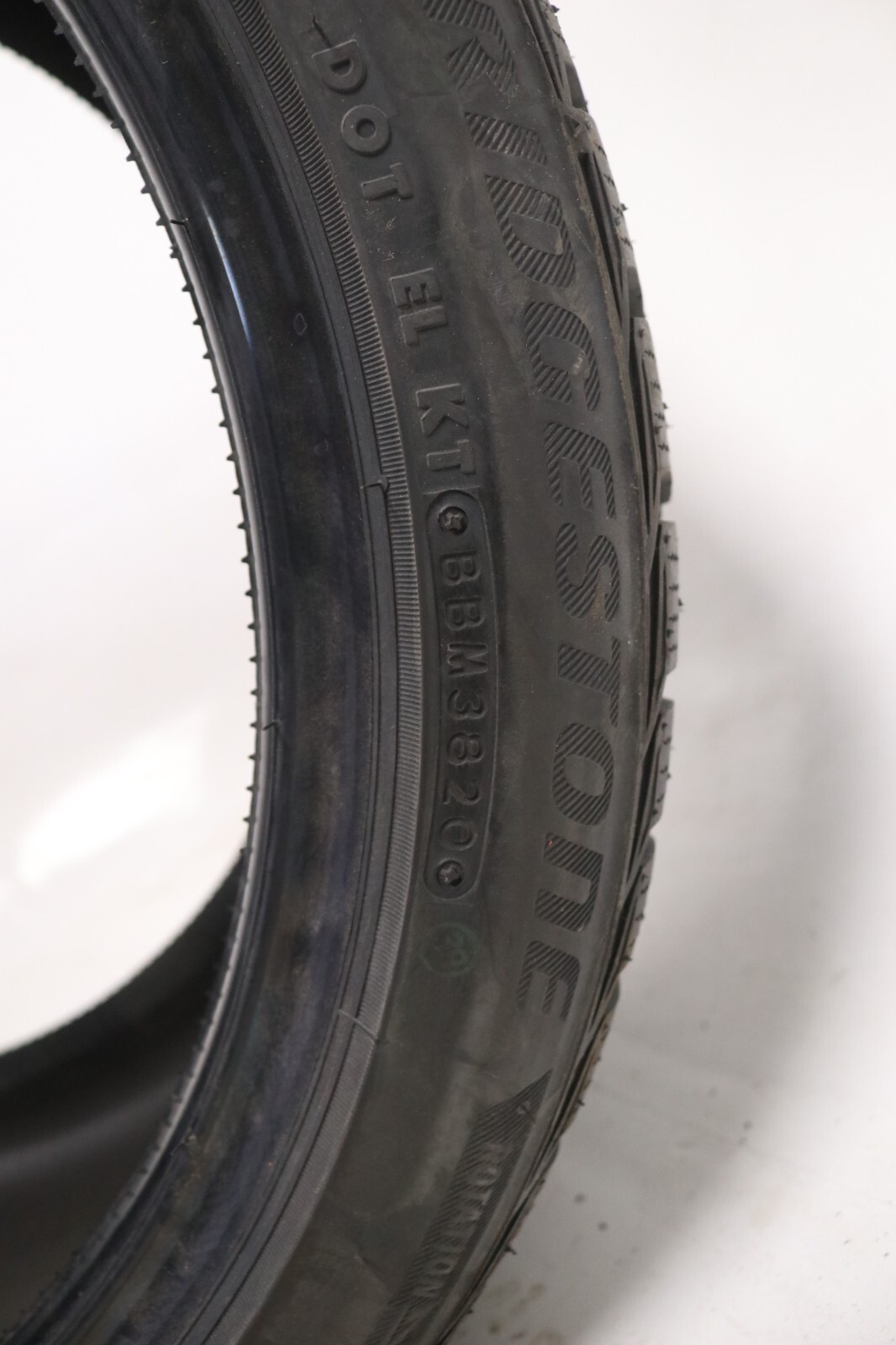 New 275/35R18 Bridgestone Blizzak LM-32 – 95V – 11/32