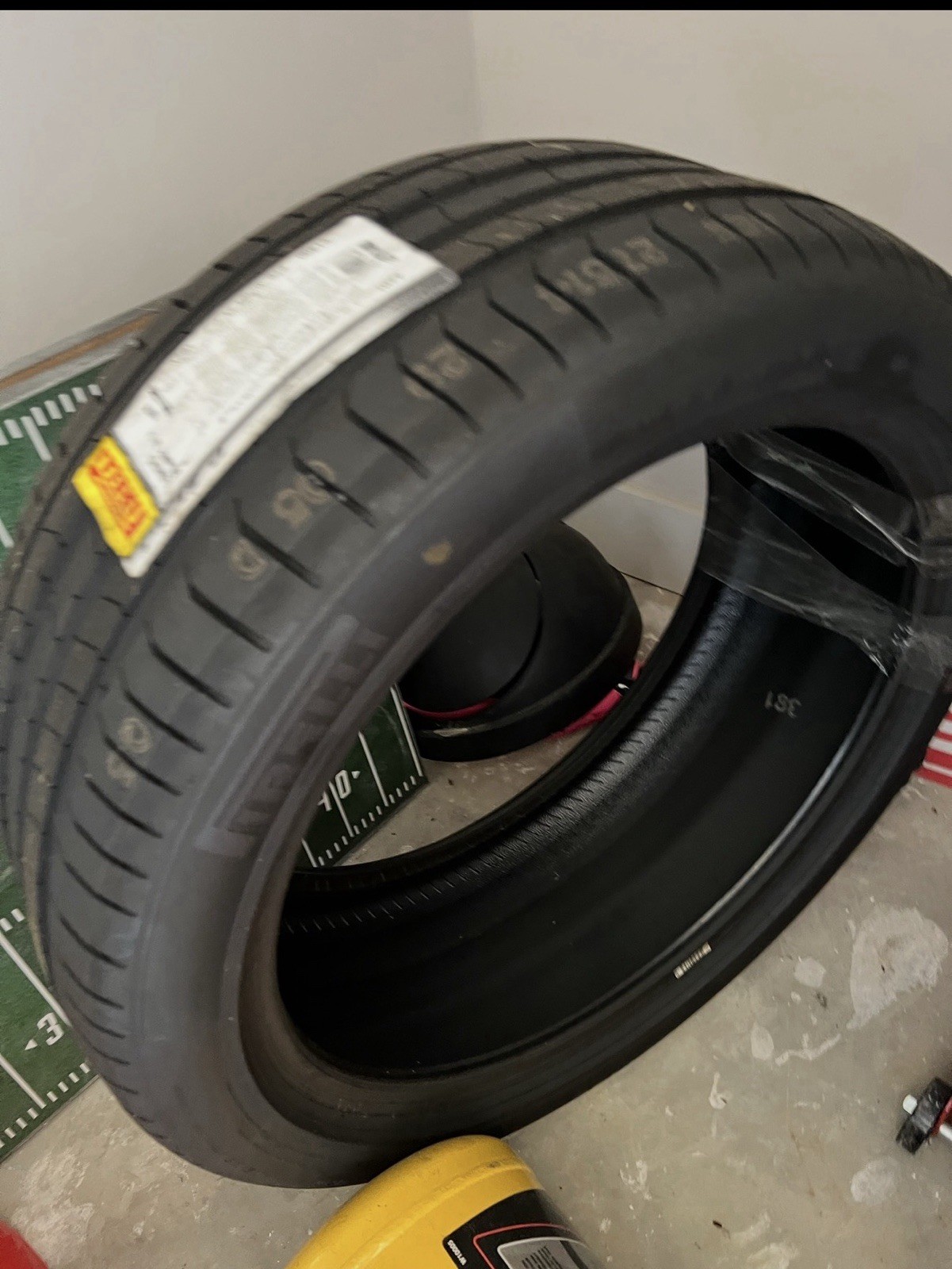 Pirelli P Zero PZ4 Tire