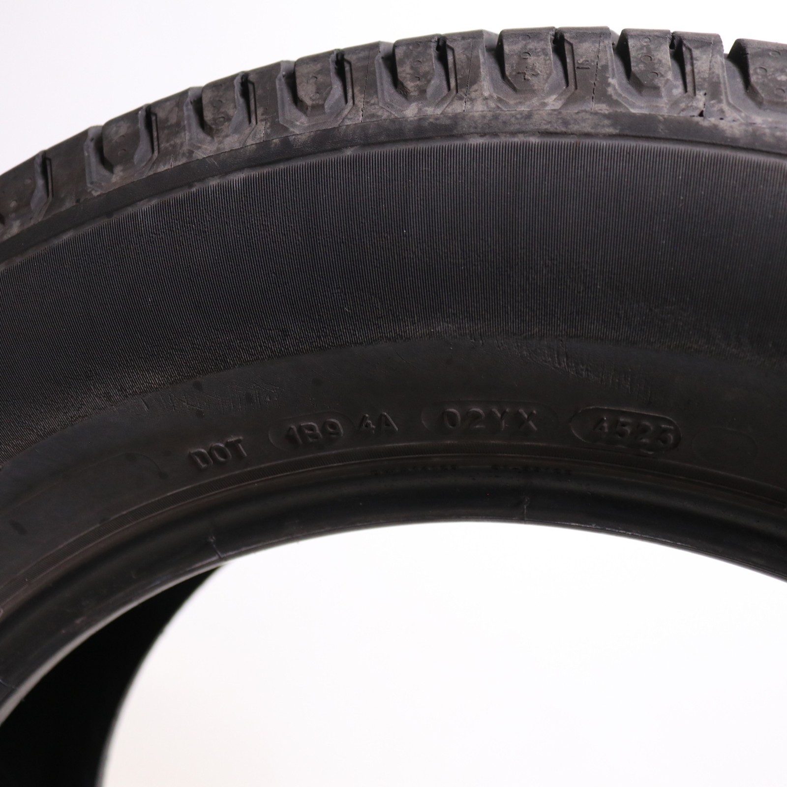 Set of 2 Used 245/60R18 Michelin Defender 2 – 105H – 9-10/32