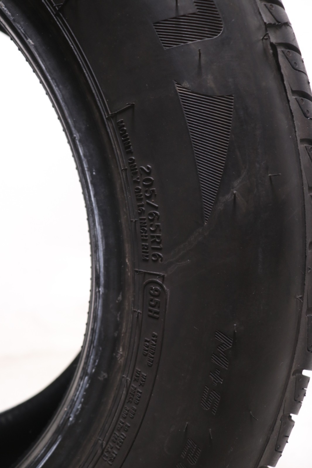 Set of 4 Used 205/65R16 Arizonian Silver Edition All Season – 95H – 9-10/32