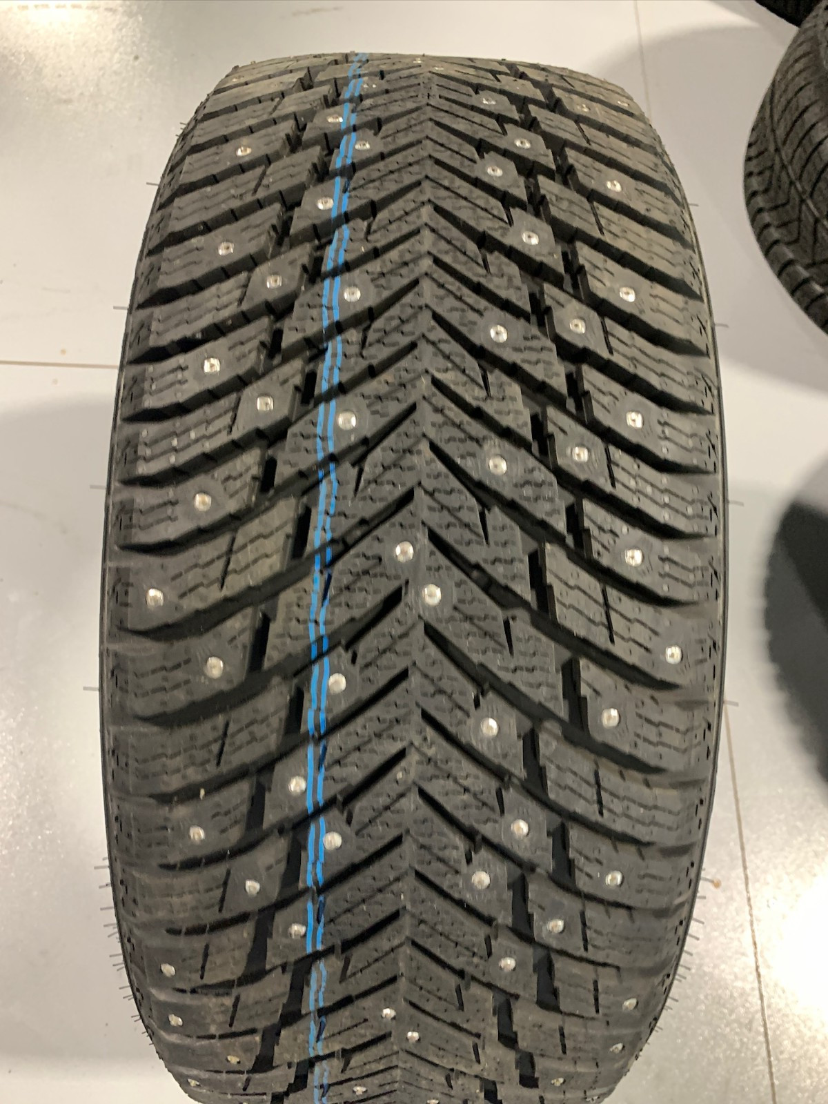 1 New 235 45 18 Nokian Hakkapeliitta 10 Studded Snow Tire