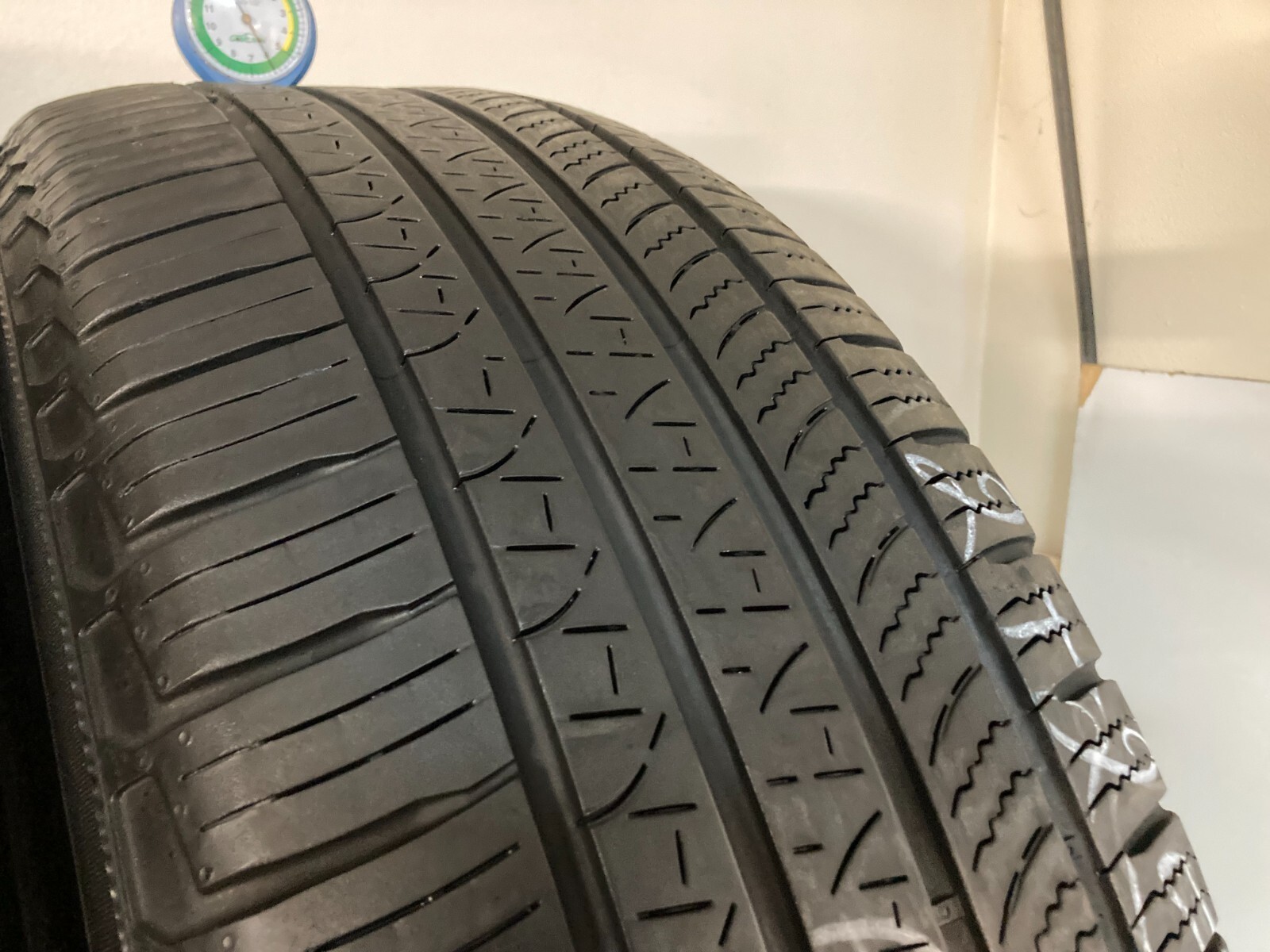 2 Tires 255 65 19 Pirelli Scorpion Zero LR A/S (5.50-6.00/32=61-66% Tread)