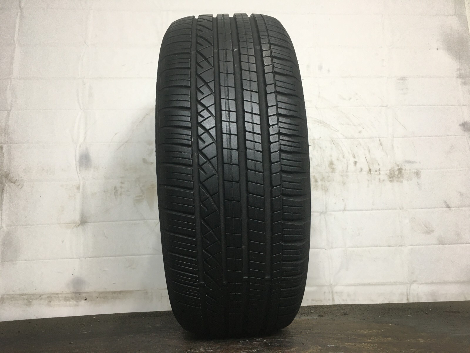 [1] Dunlop Grandtrek Touring A/S P235/45R20 235 45 20 Tire 8.0-8.5/32