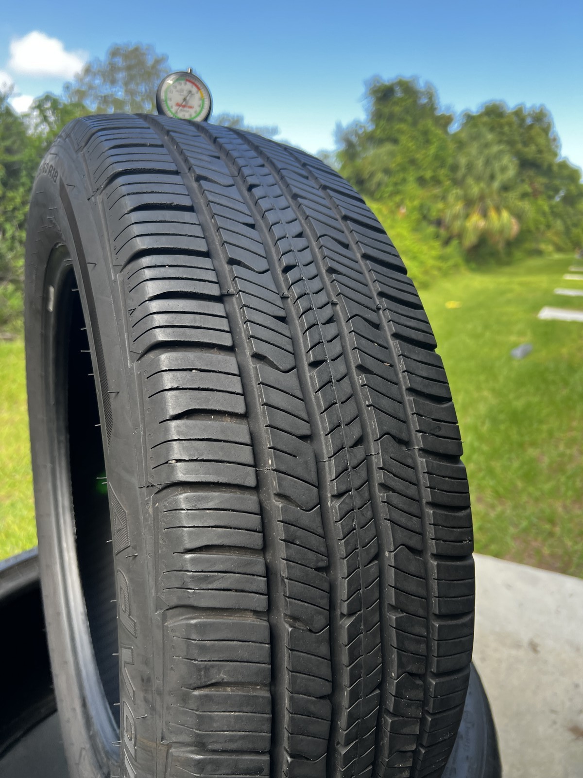 1 Tire BFGoodrich Advantage Control 225/60R18 100H DOT.4822 8/32 NO Patch