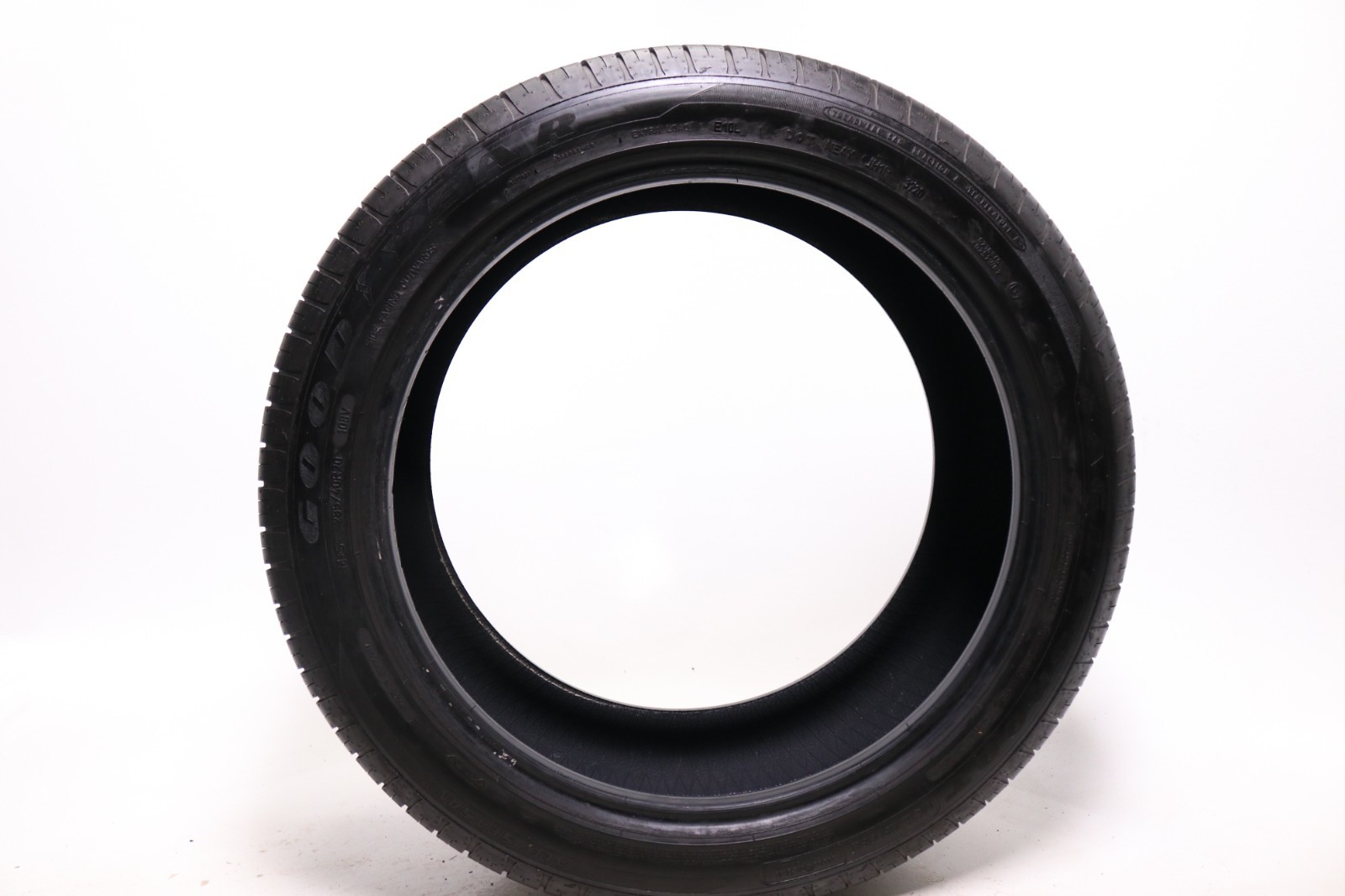 Set of 2 Used 285/40R20 Goodyear Eagle Sport MOExtended Run Flat 108V – 6.5-7/32