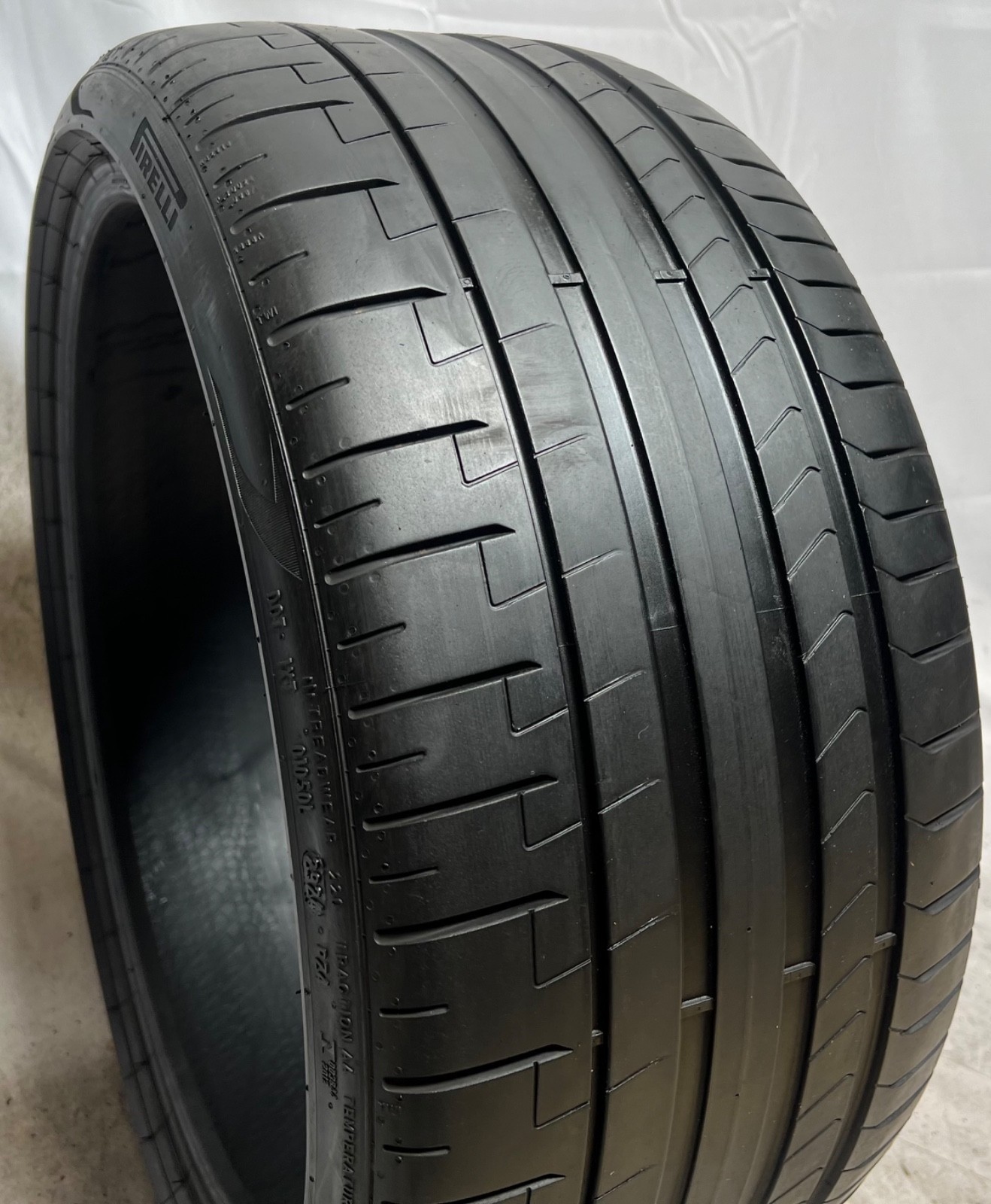 1 – NO REPAIRS 265/30ZR19 XL (93Y) Pirelli P Zero PZ4 (AO) Audi OEM – 5078