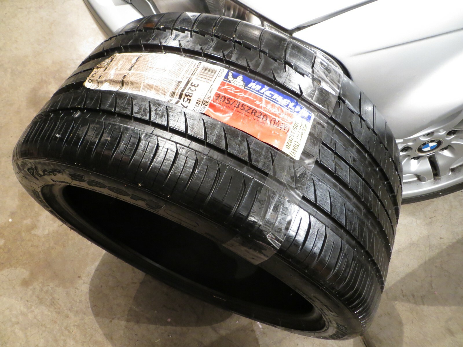 NEW 1 ONE MICHELIN PILOT SPORT PS2 305/35ZR20 104Y XL FRANCE RARE 305 35 20 2807