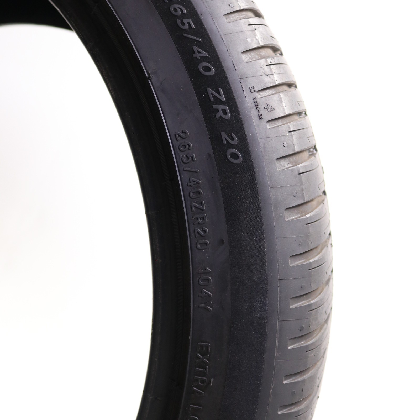 Set of 2 Used 265/40ZR20 Michelin Pilot Sport EV LM1 Acoustic – 104Y – 6.5-7/32