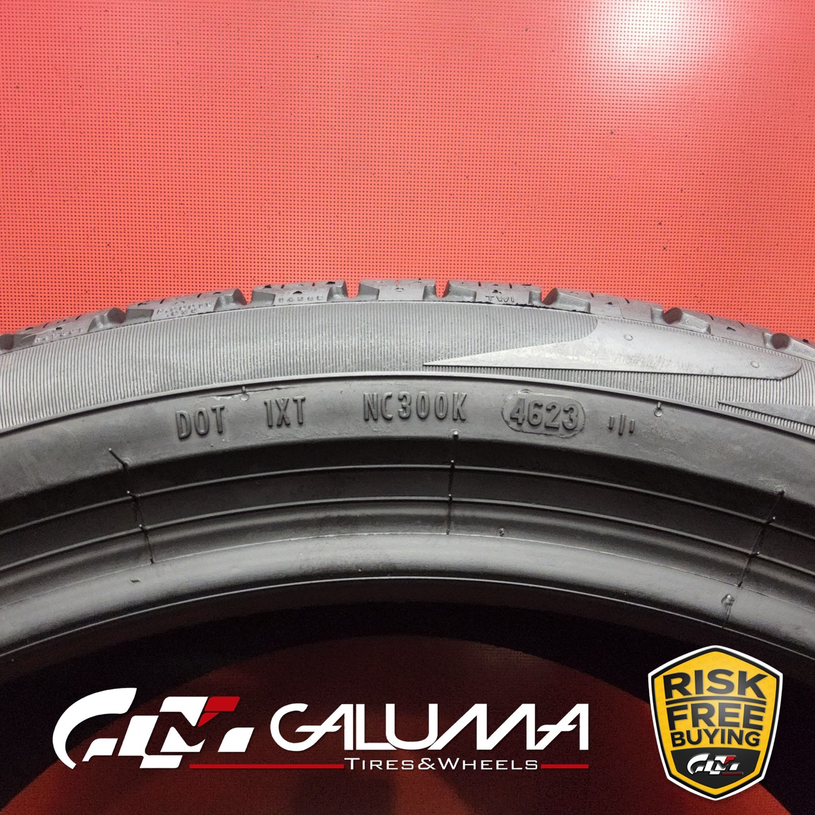 Set of 2 Tires Pirelli Scorpion Verde All Season (NE0) 295/35R21 295/35/21 94872