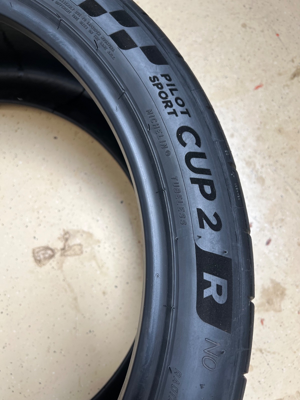 2 – NO REPAIRS 265/35ZR20 XL (99Y) Michelin Pilot Sport Cup 2 R (N0) – 6115