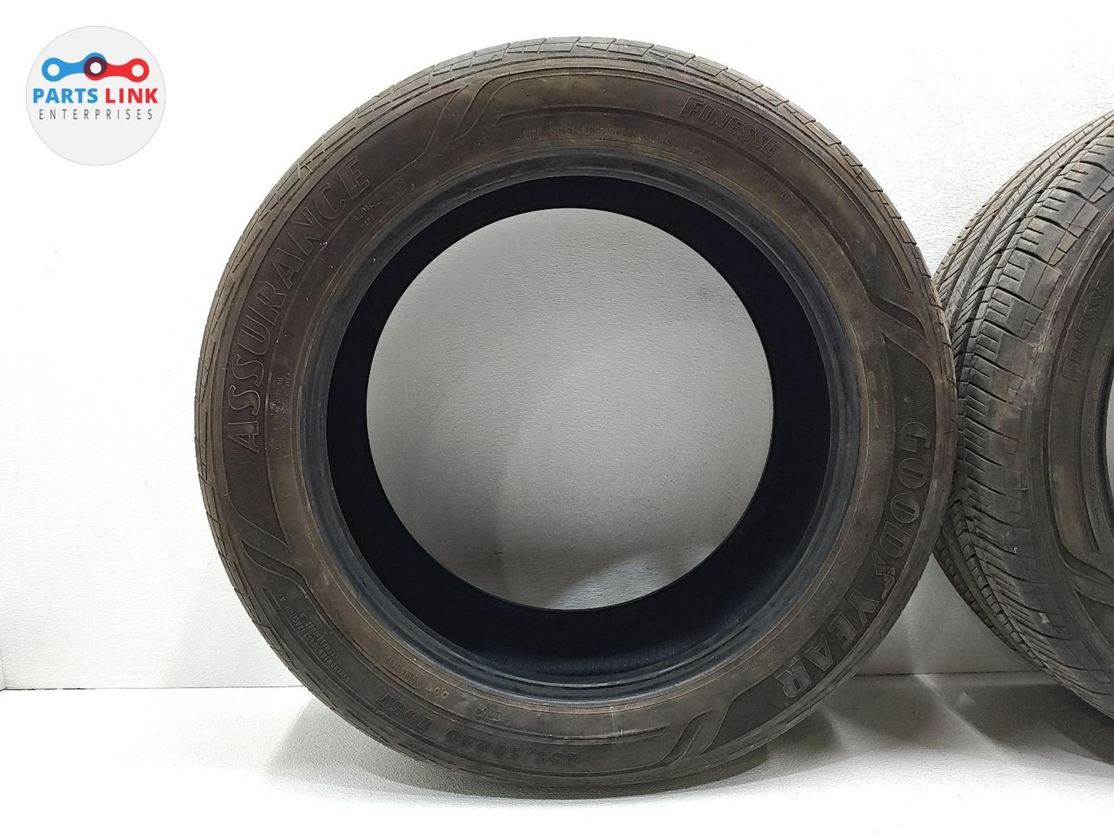 2018-2023 LAND RANGE ROVER VELAR WHEEL TIRE 255/50R20 105T GOODYEAR SET OEM
